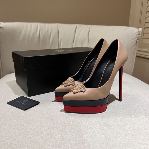 Beige Leather Medusa Head Palazzo Platform Pumps - Picture 2 of 2